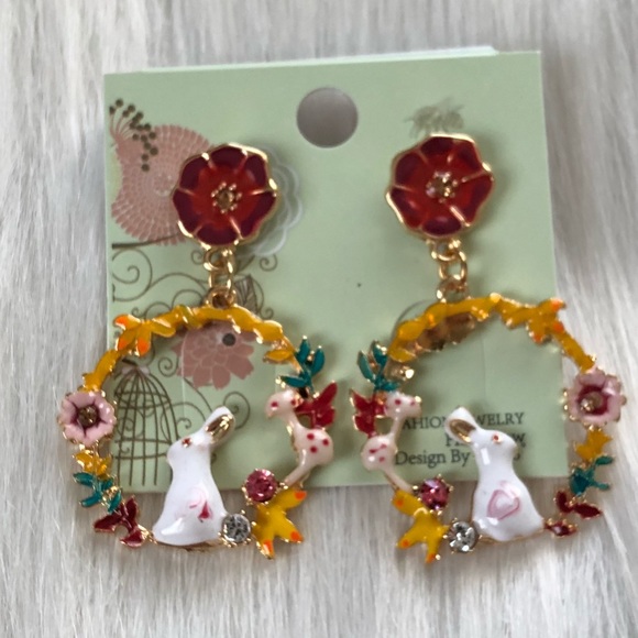 Beautiful Bunny Earrings - Picture 4 of 5